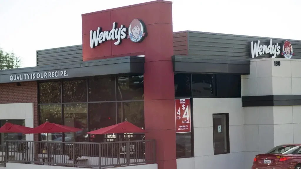 ونديز الرياض Wendy’s: الفروع، المنيو، الأسعار، والتقييم